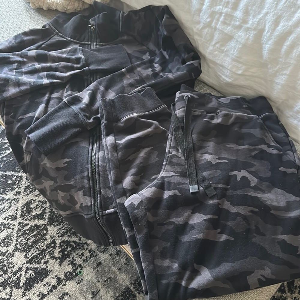 Athleta Camo Jogger Set Sz XL